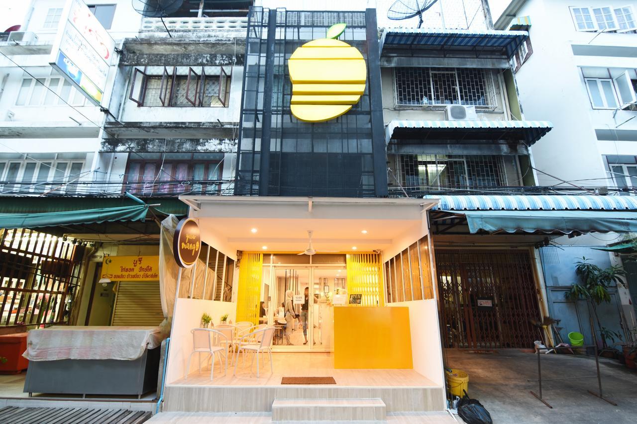 Yellow Mango Hostel Bangkok Exterior photo